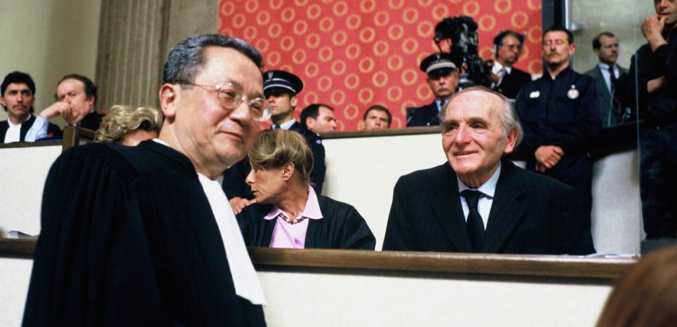 Jacques Vergès, avocat de la défense, et Klaus Barbie