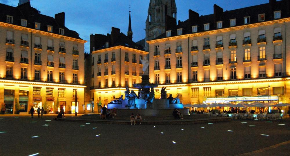 54489_1_la-place-royale-a-nantes