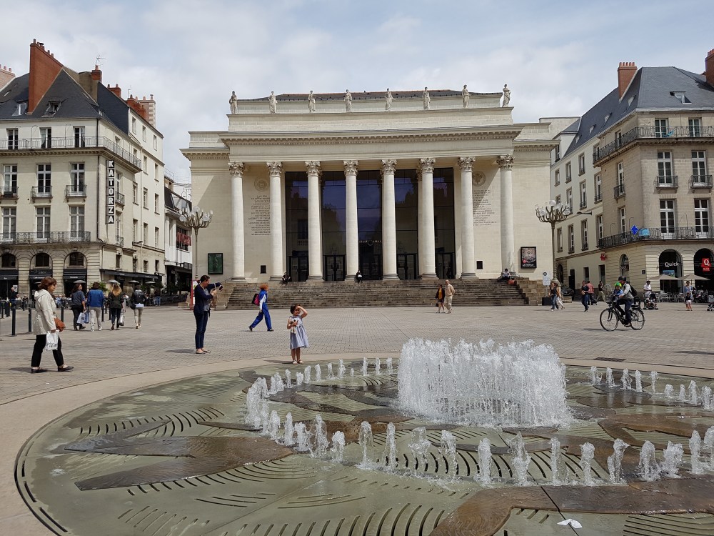 place-graslin-lvan-nantes
