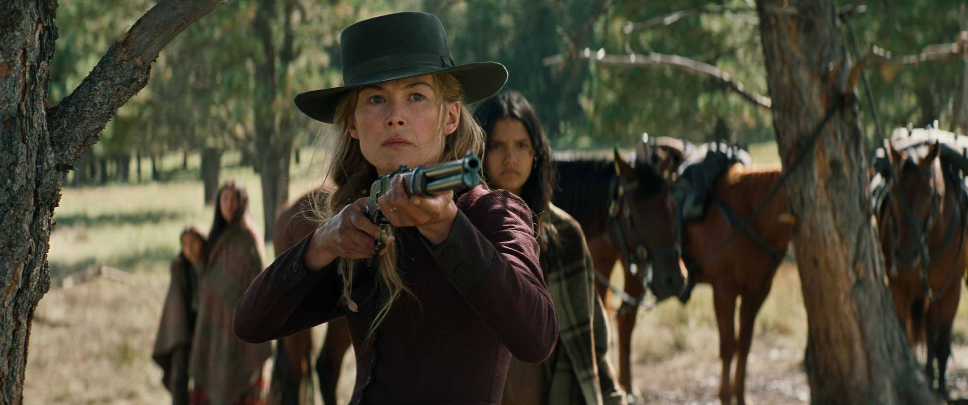 tomabooks-hostiles-rosamund-pike
