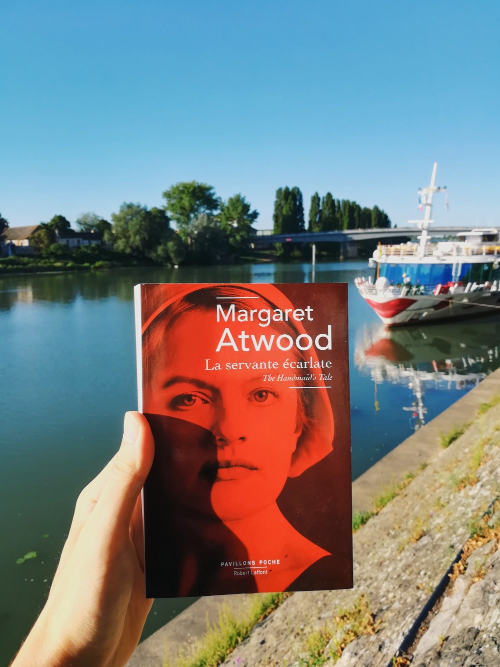 tomabooks-the-handmaids-tale-margaret-atwood